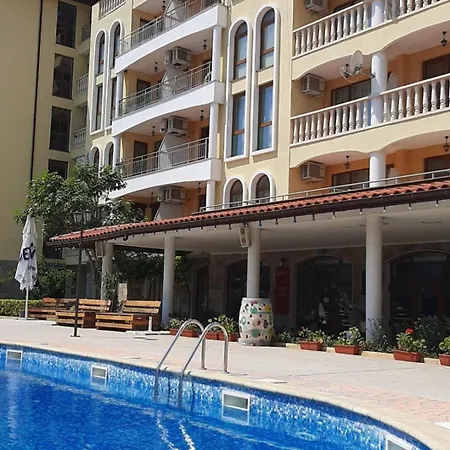 Royal Dreams Apartments, Sunny Apartment