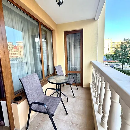 아파트 Royal Dreams Apartments, Sunny